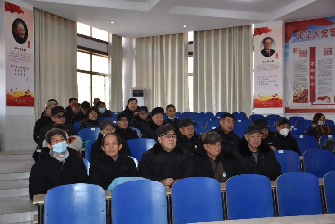 临沭教育临沭二中举办退休教师新春团拜会